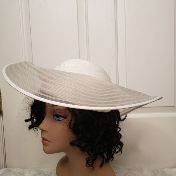 Hat   - Picture 2 of 9